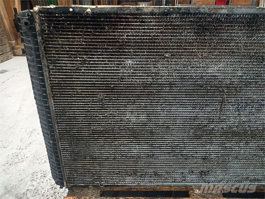 CASE 8010 Radiaatorid