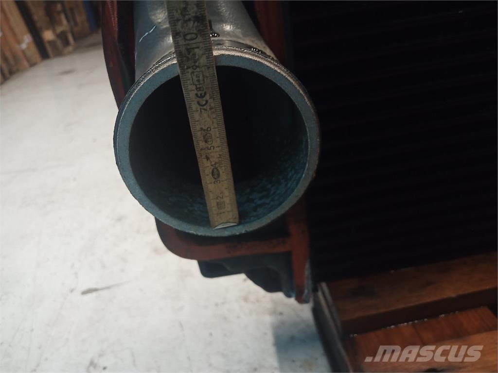 CASE 8010 Radiaatorid