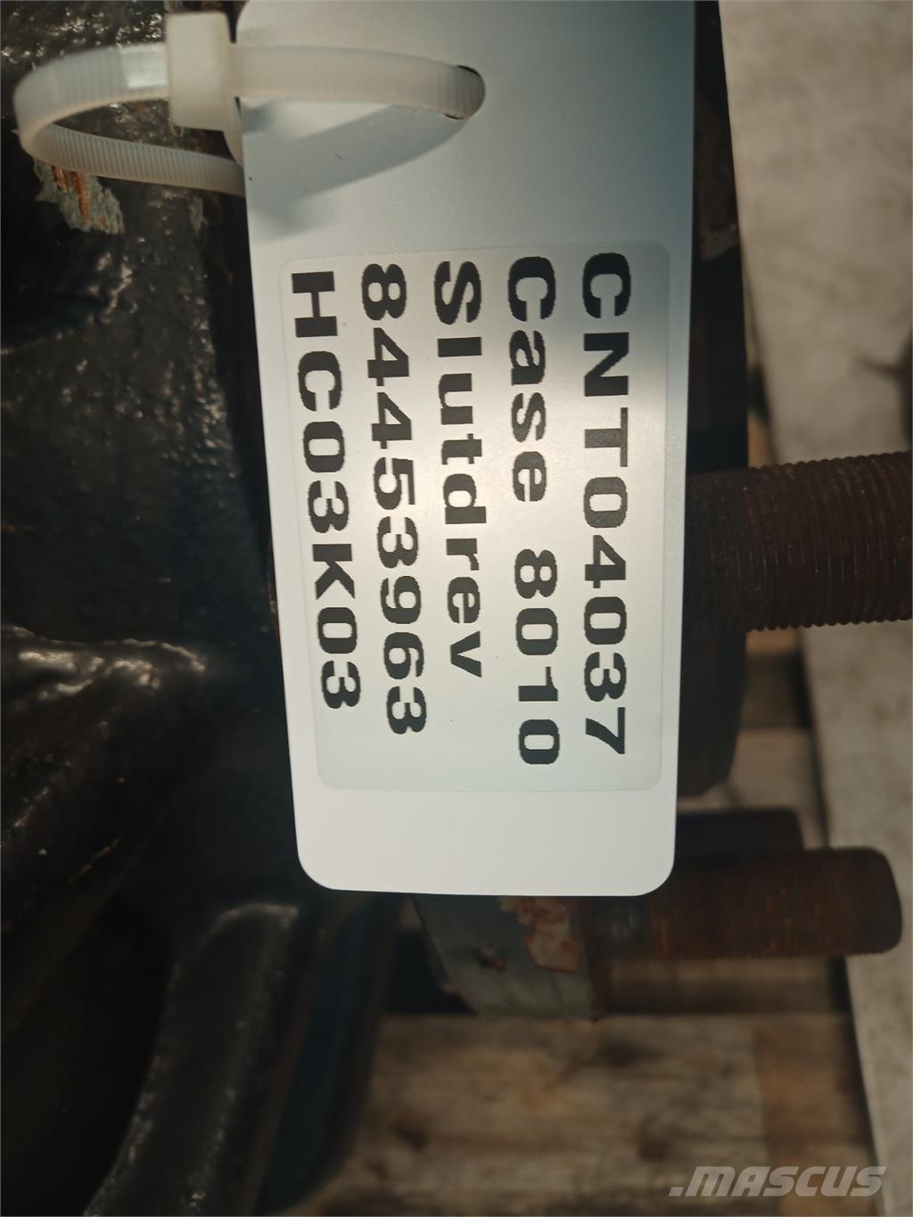 CASE 8010 Lisavarustus ja komponendid