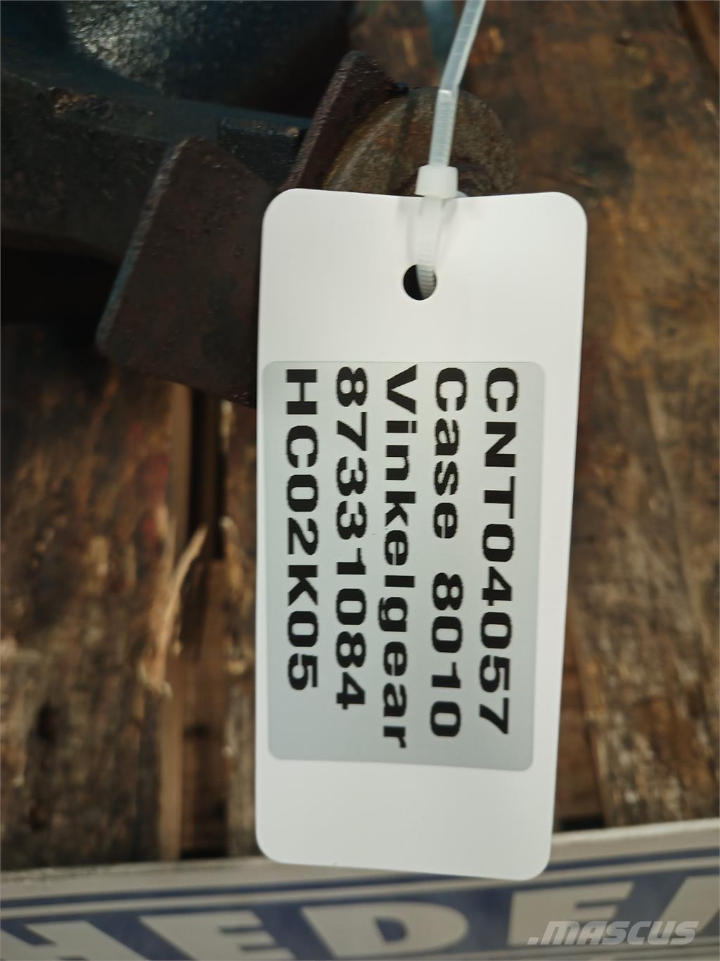 CASE 8010 Lisavarustus ja komponendid