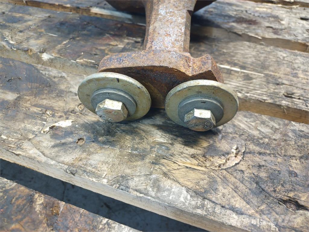 CASE 8010 Lisavarustus ja komponendid