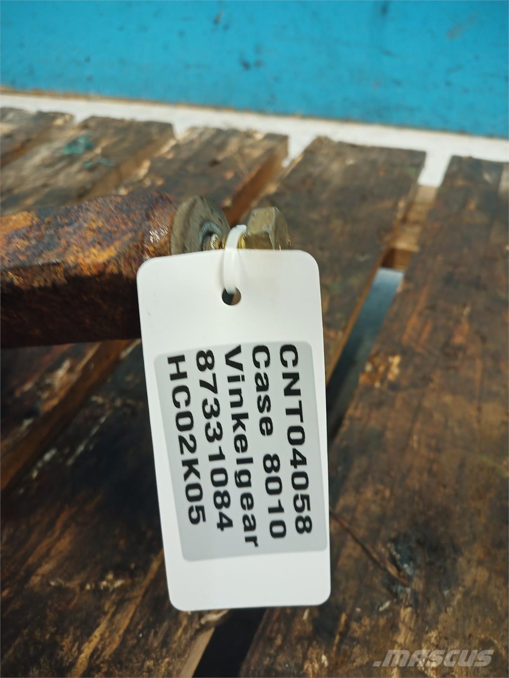 CASE 8010 Lisavarustus ja komponendid