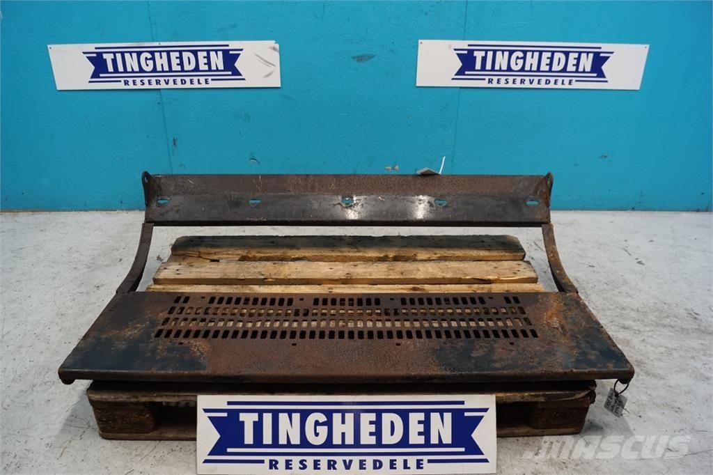 CASE 8010 Lisavarustus ja komponendid