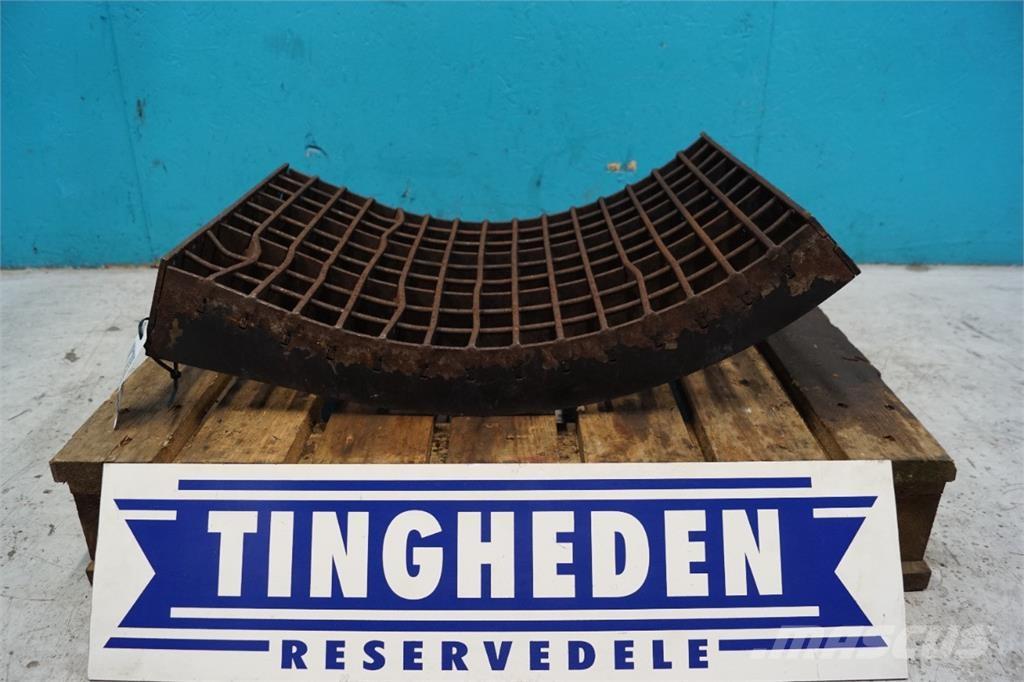 CASE 8010 Lisavarustus ja komponendid