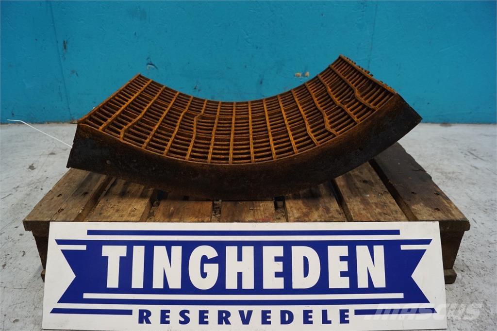 CASE 8010 Lisavarustus ja komponendid