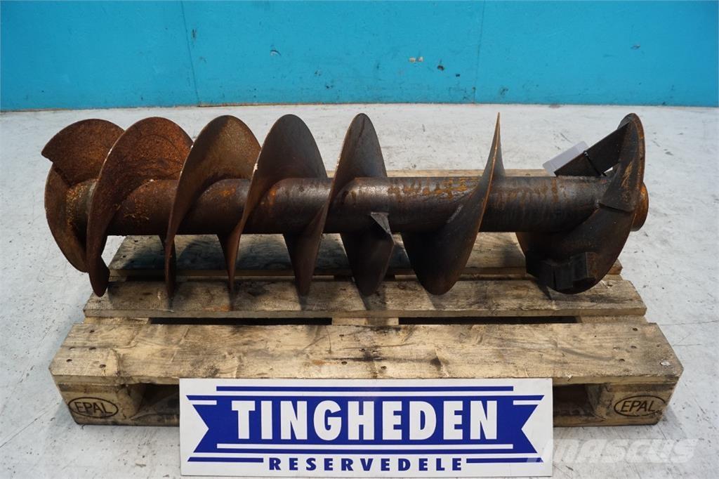 CASE 8010 Lisavarustus ja komponendid