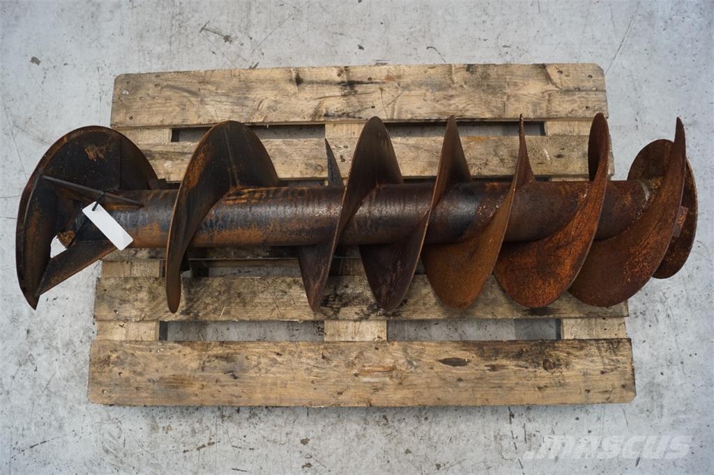 CASE 8010 Lisavarustus ja komponendid