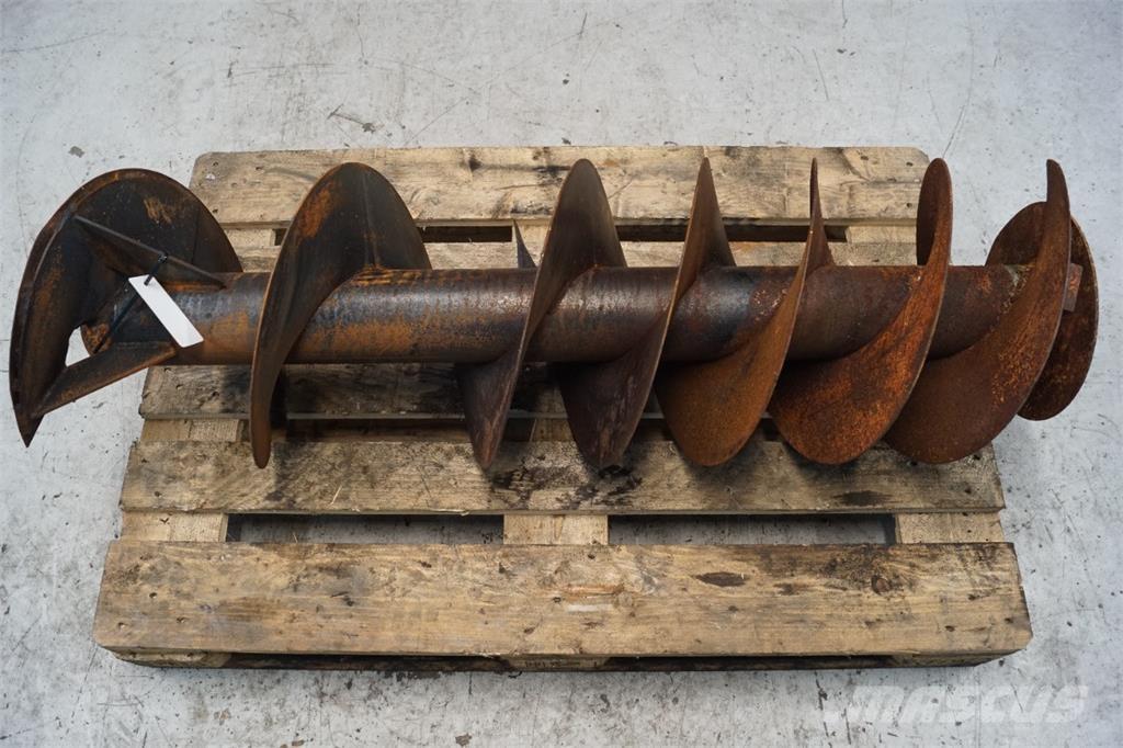 CASE 8010 Lisavarustus ja komponendid