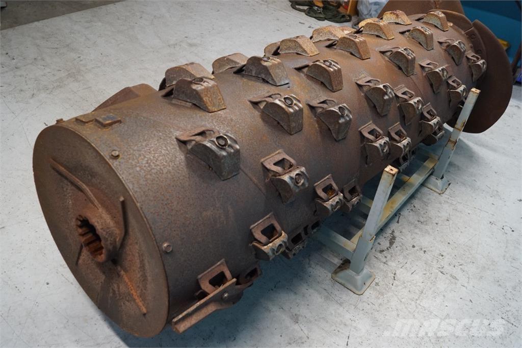 CASE 8010 Lisavarustus ja komponendid