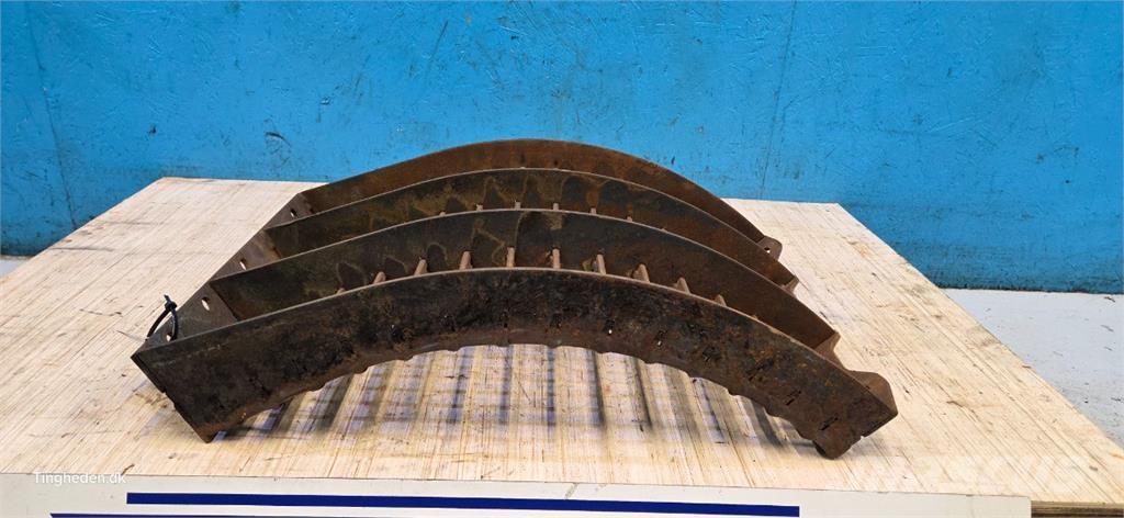 CASE 8010 Lisavarustus ja komponendid