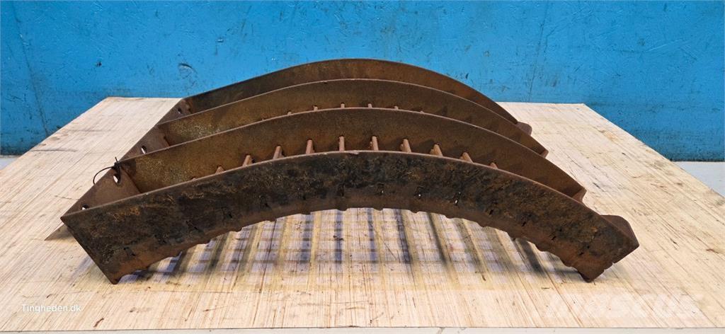 CASE 8010 Lisavarustus ja komponendid