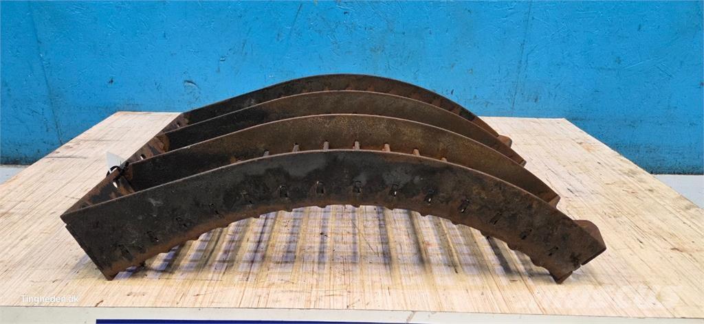 CASE 8010 Lisavarustus ja komponendid