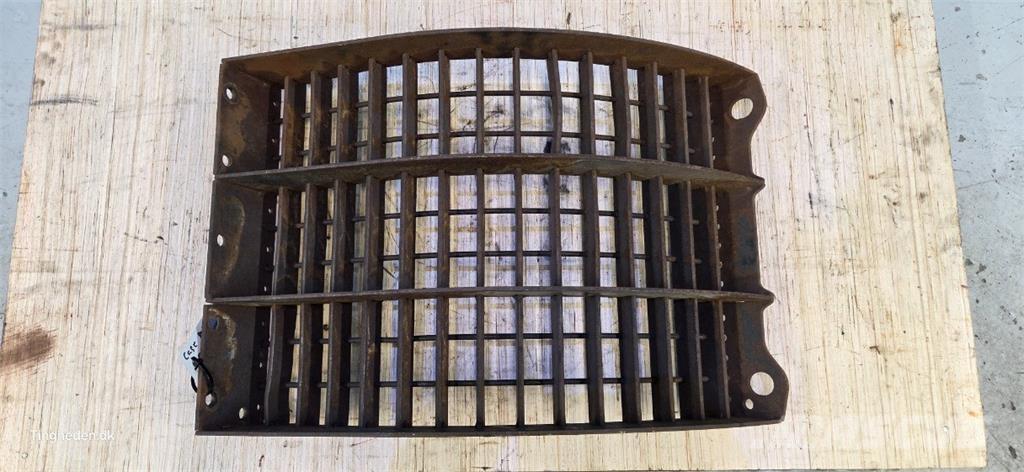 CASE 8010 Lisavarustus ja komponendid