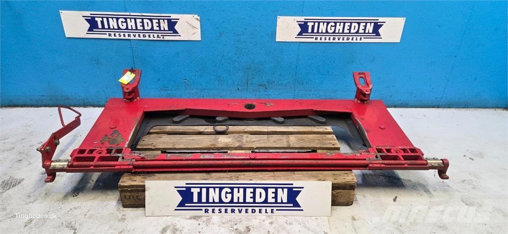 CASE 8010 Lisavarustus ja komponendid