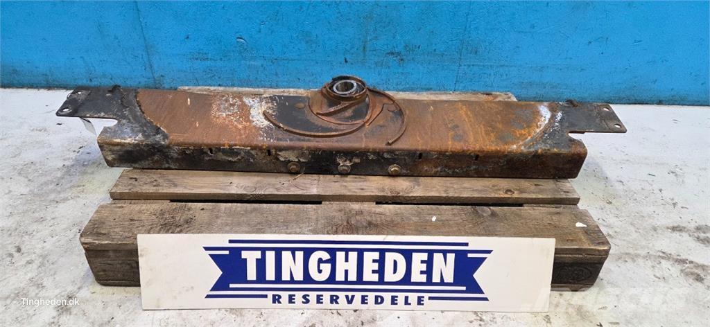 CASE 8010 Lisavarustus ja komponendid