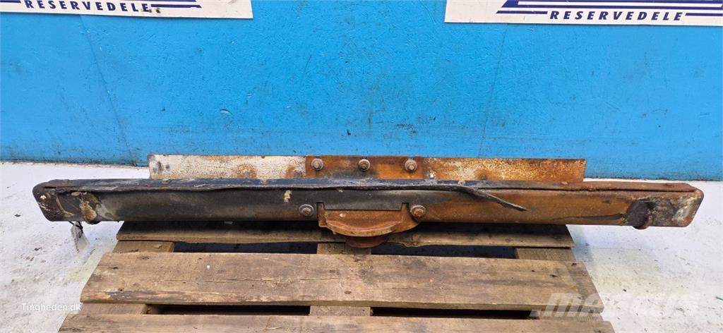 CASE 8010 Lisavarustus ja komponendid