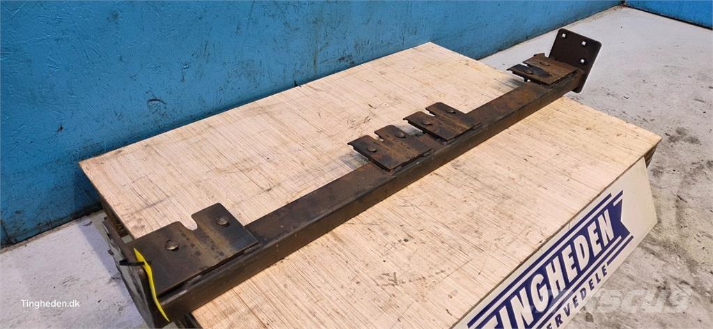 CASE 8010 Lisavarustus ja komponendid