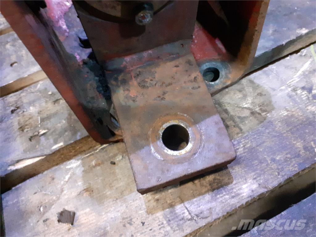 CASE 810 Lisavarustus ja komponendid