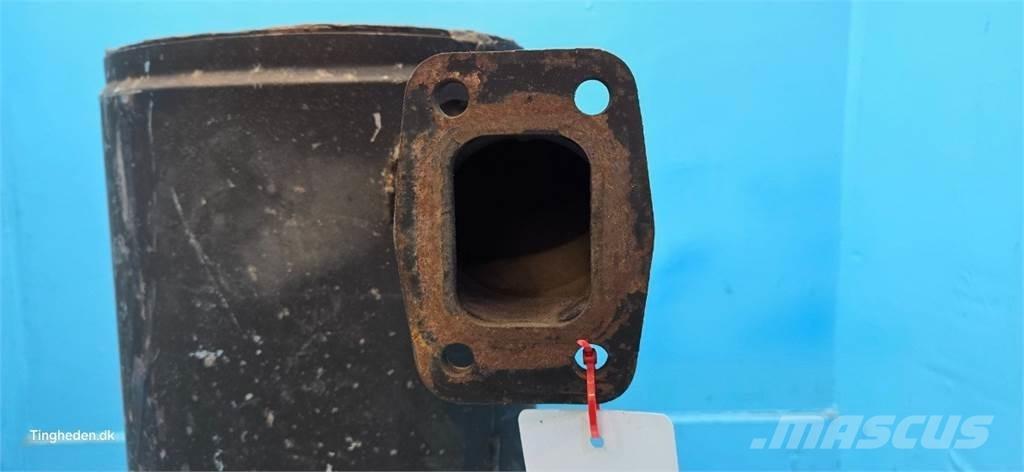 CASE 844S Mootorid