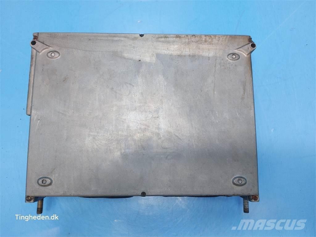 CASE 9120 Elektroonikaseadmed