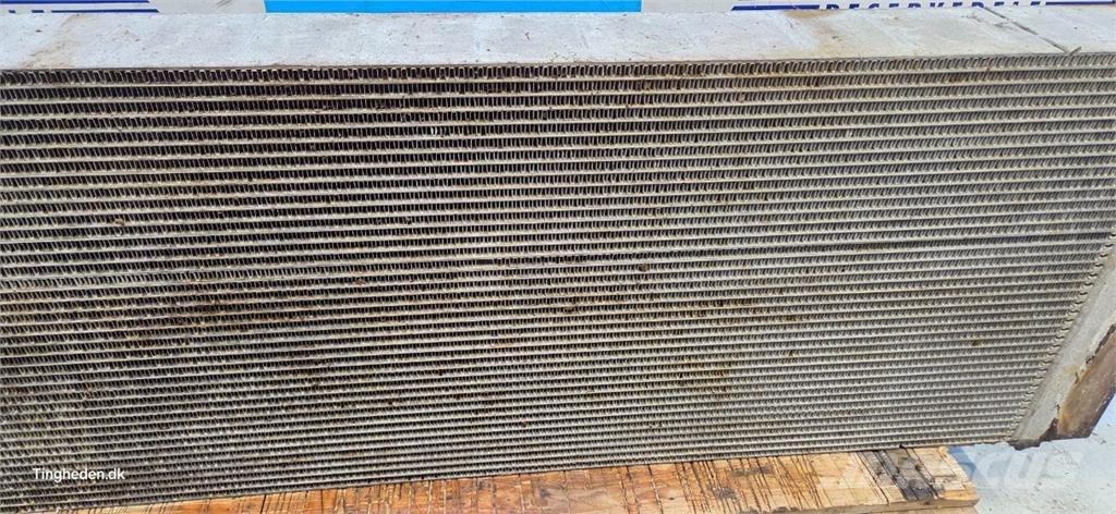 CASE 9240 Radiaatorid