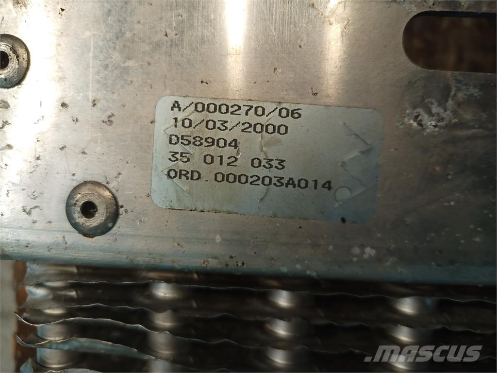 CASE CF80 Radiaatorid