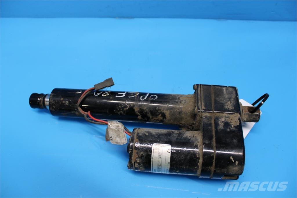 CASE CF80 Elektroonikaseadmed
