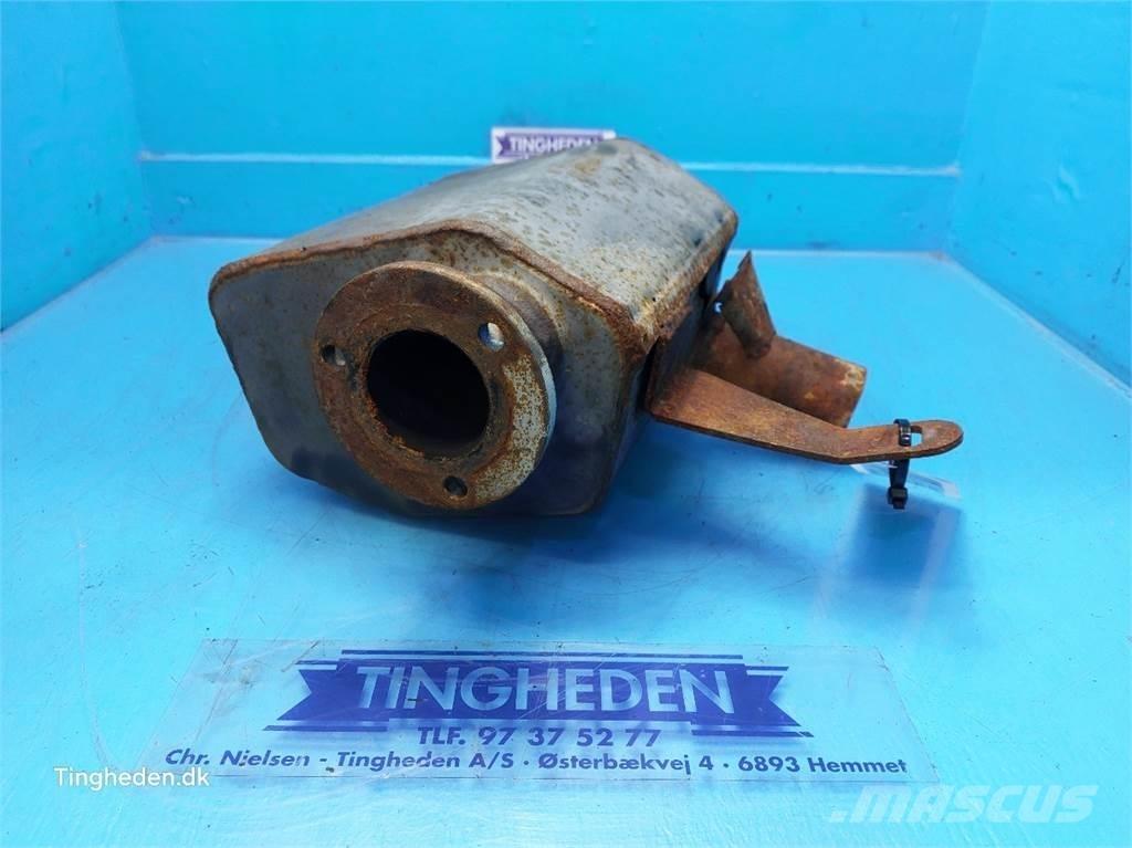 CASE Farmall 95A Mootorid
