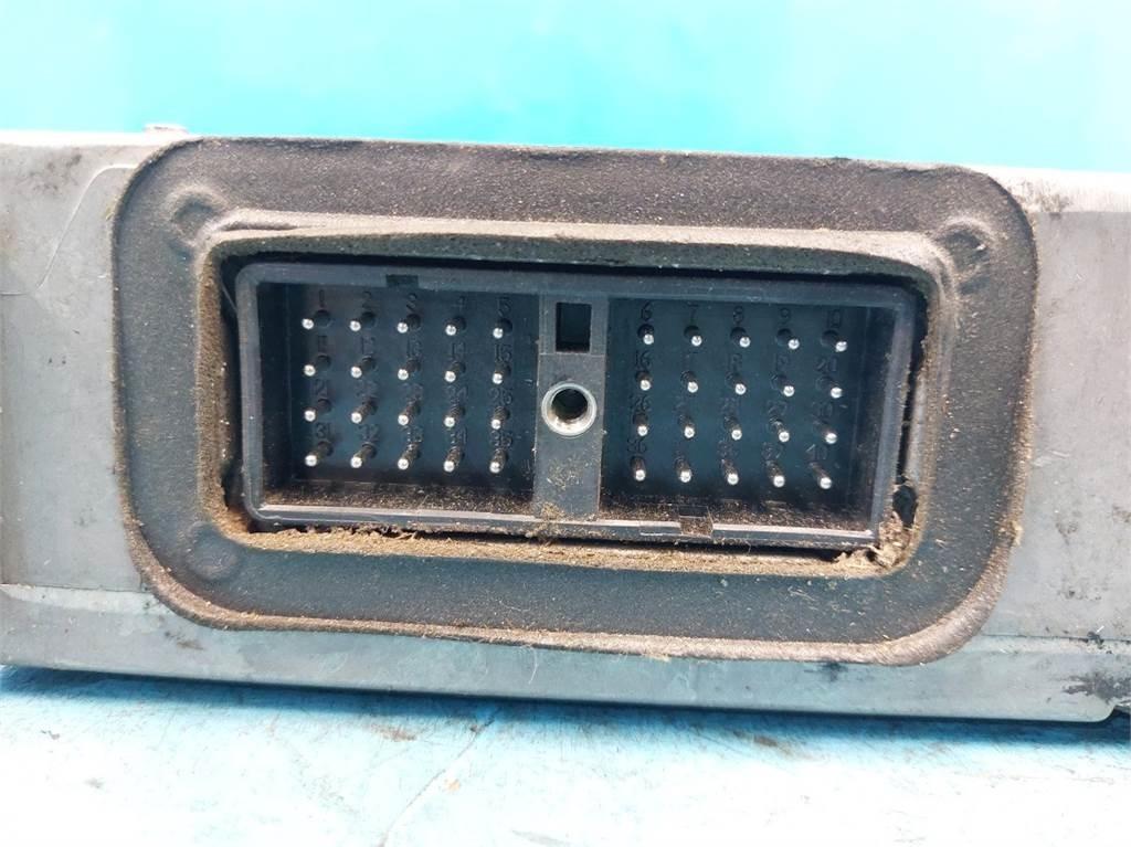 Case IH 8010 AF Elektroonikaseadmed