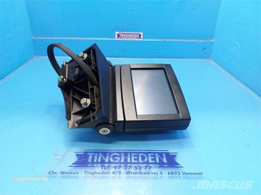 CASE Maxxum 115 Elektroonikaseadmed
