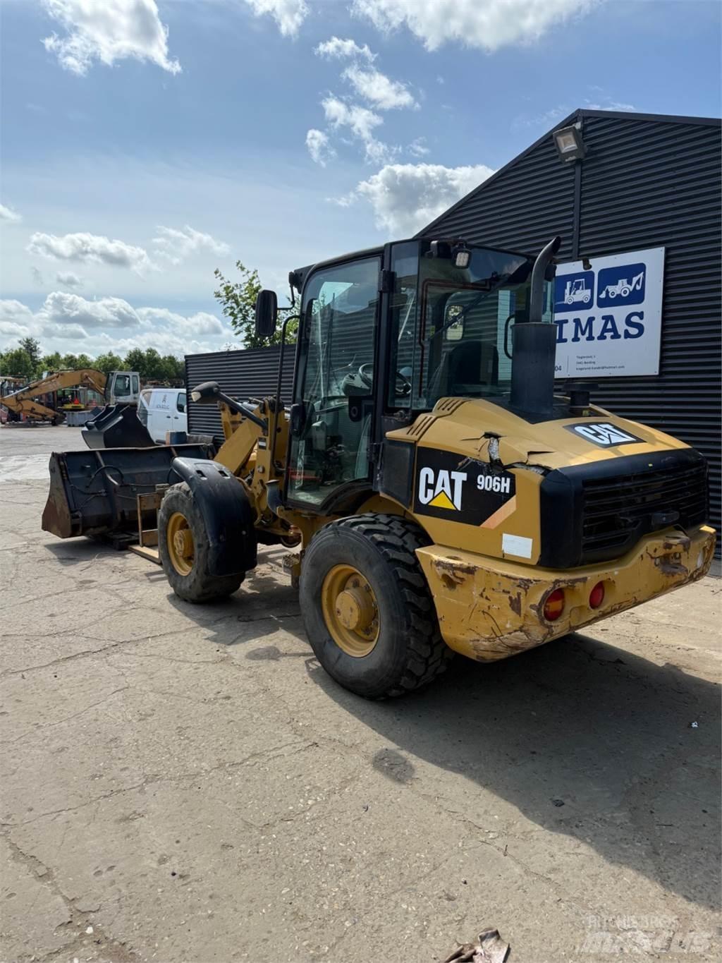 CAT 906H Rataslaadurid