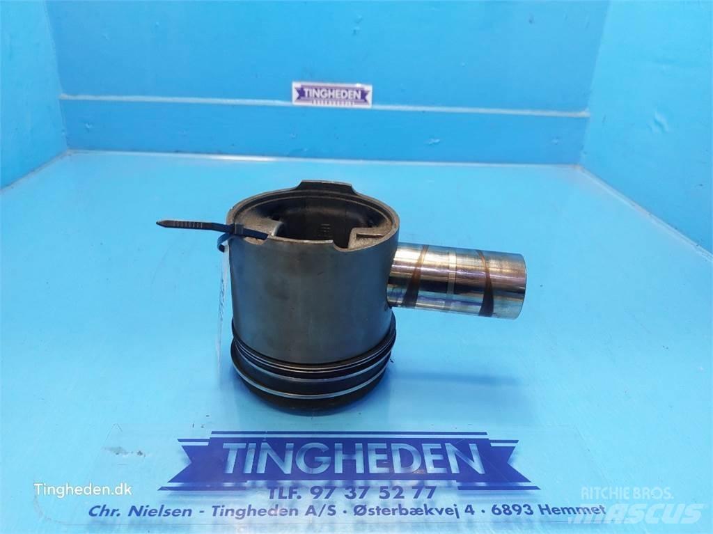 Ford 678 HT Mootorid