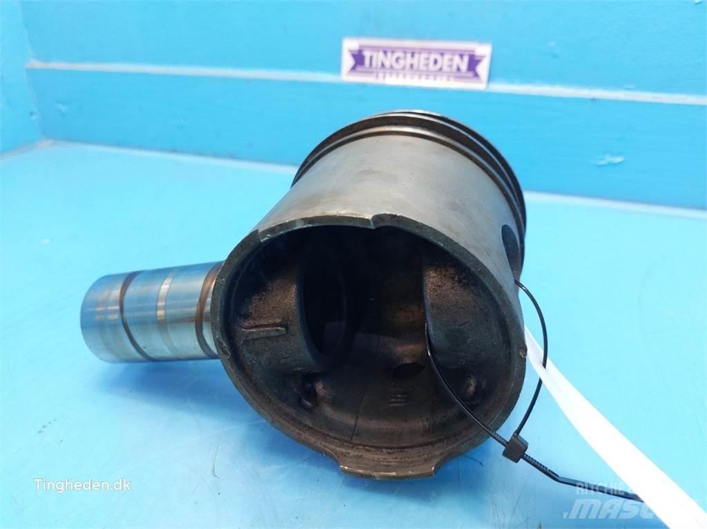 Ford 678 HT Mootorid