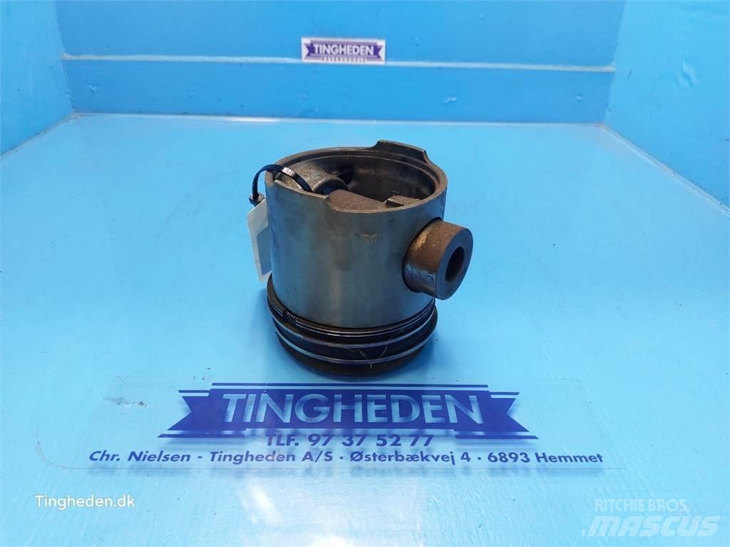 Ford 678 HT Mootorid