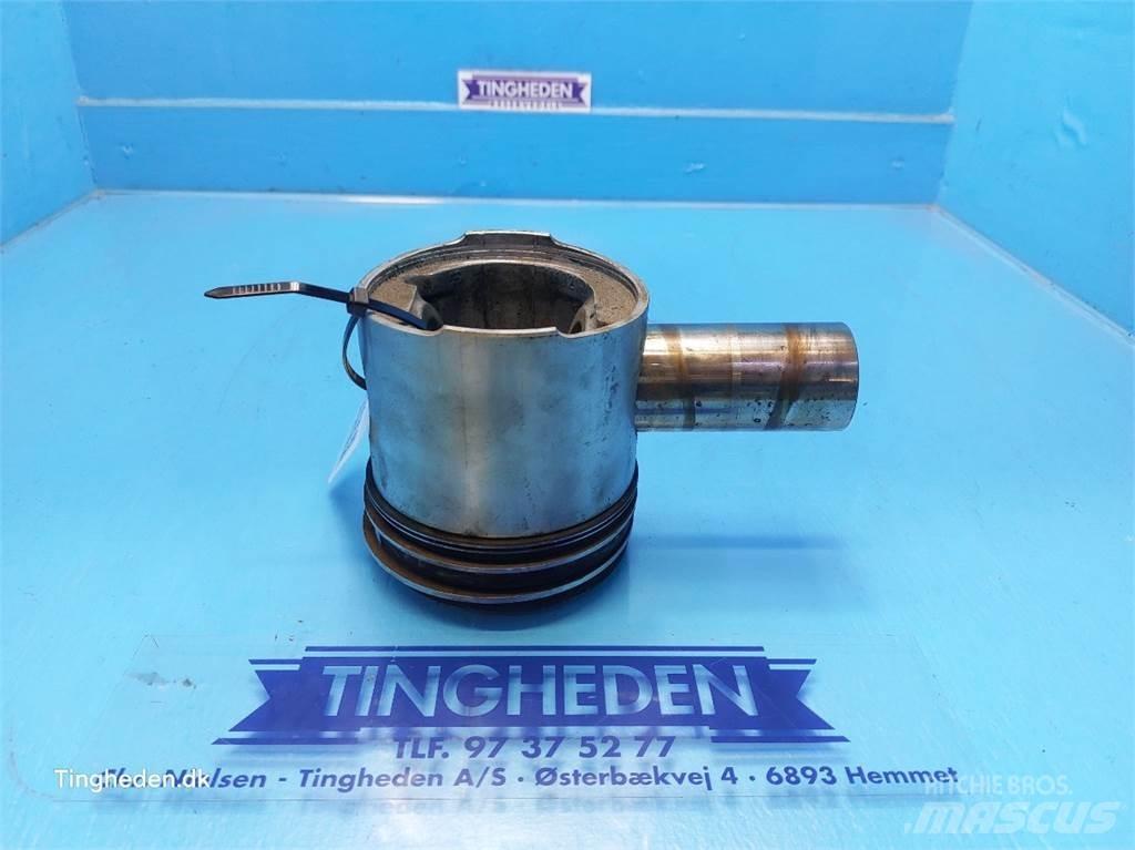 Ford 678 HT Mootorid