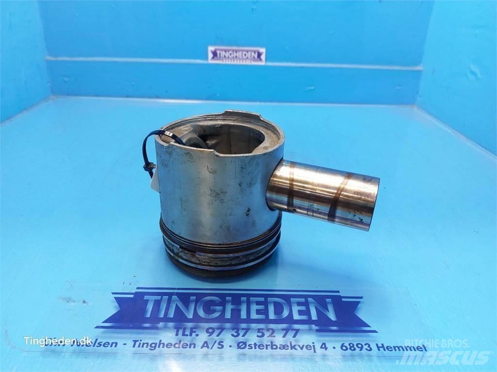 Ford 678 HT Mootorid