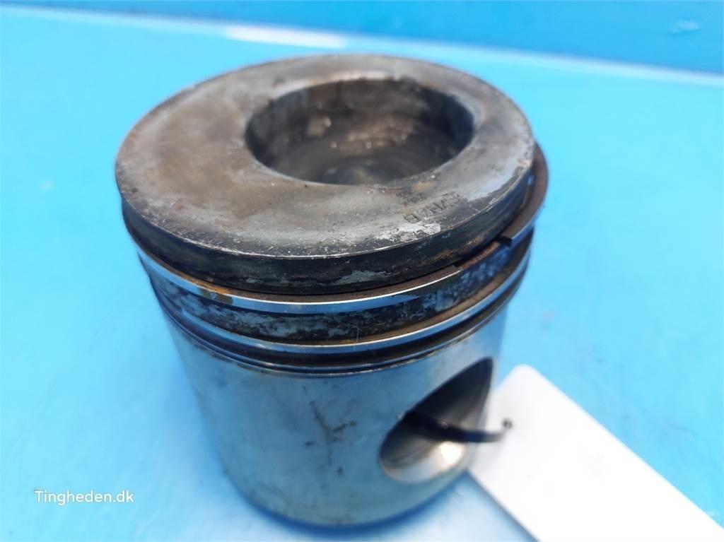 Ford 678 HT Mootorid