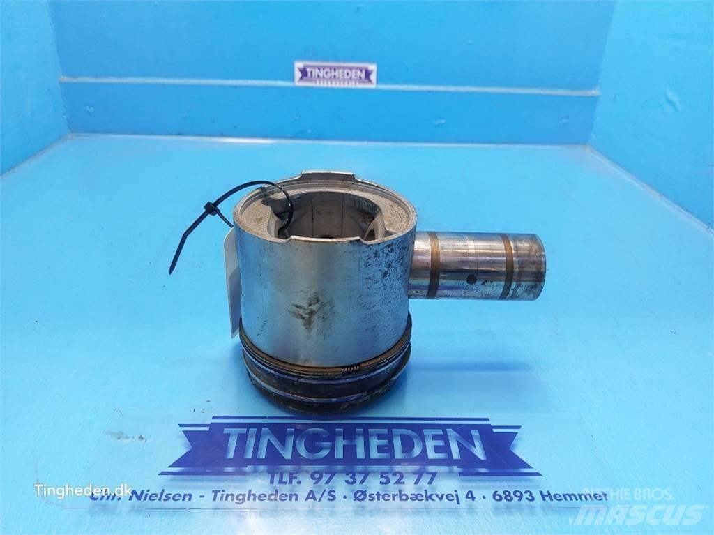 Ford 678 HT Mootorid