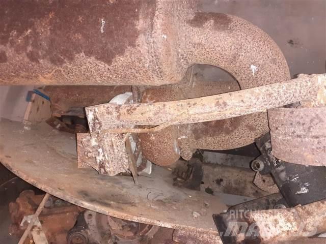 Ford 678 HTA Mootorid