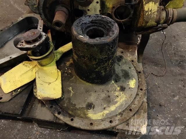 Ford Trader 590E Mootorid