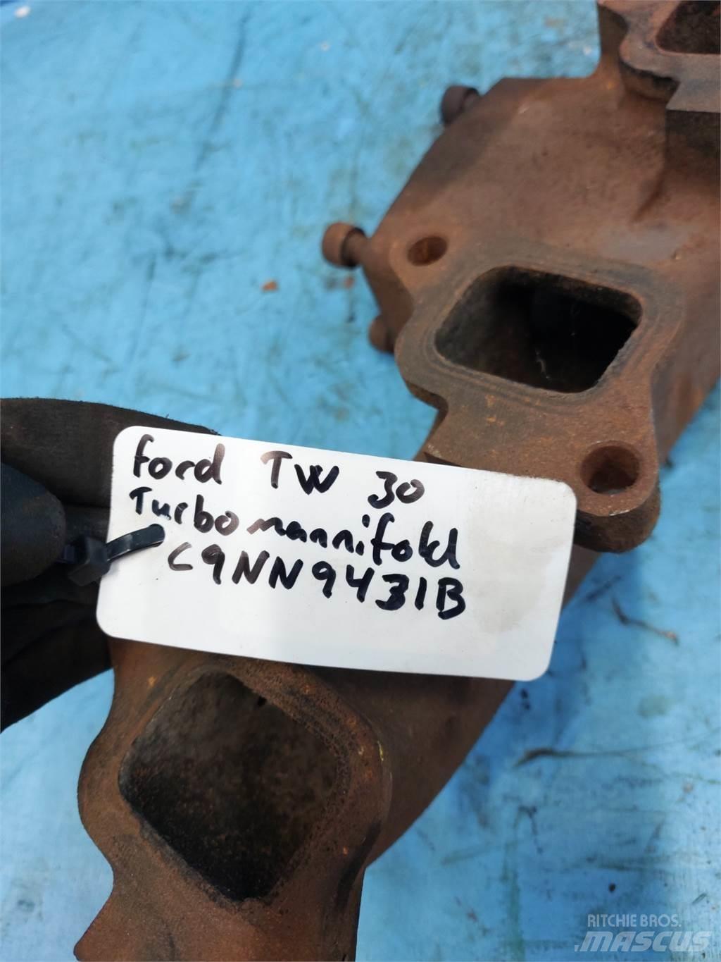 Ford TW 30 Mootorid