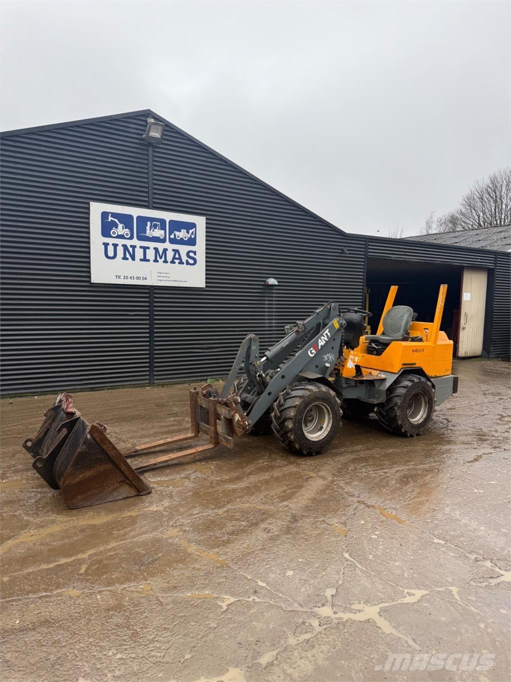 GiANT 451T Väikelaadurid