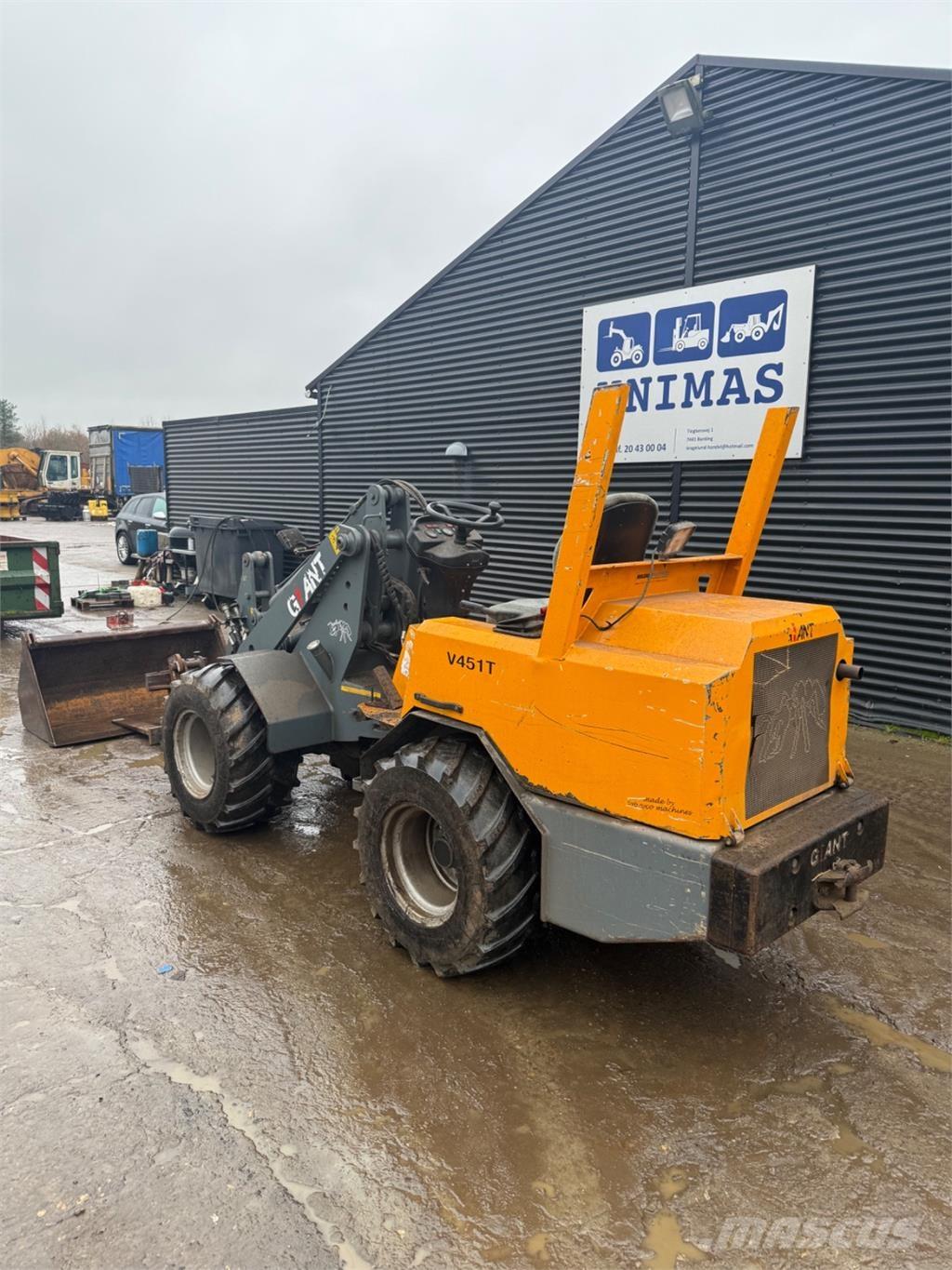 GiANT 451T Väikelaadurid