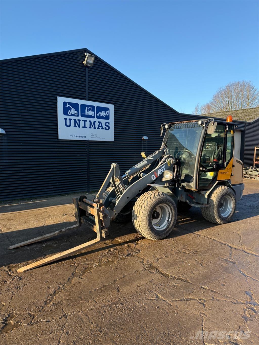 GiANT V6004 T Väikelaadurid