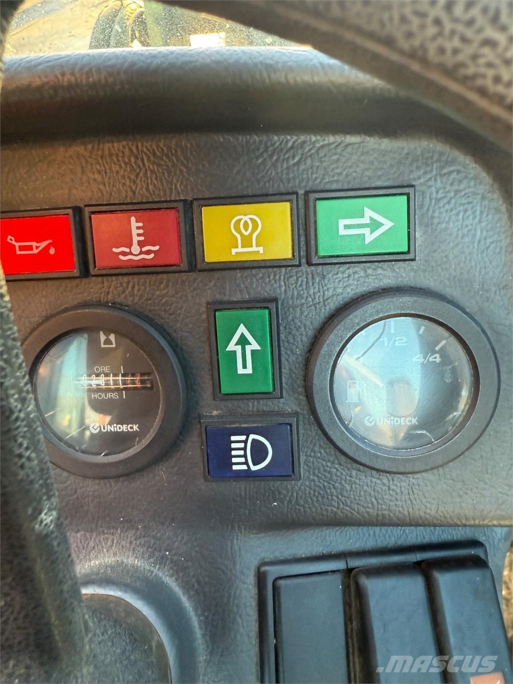 GiANT V6004 T Väikelaadurid