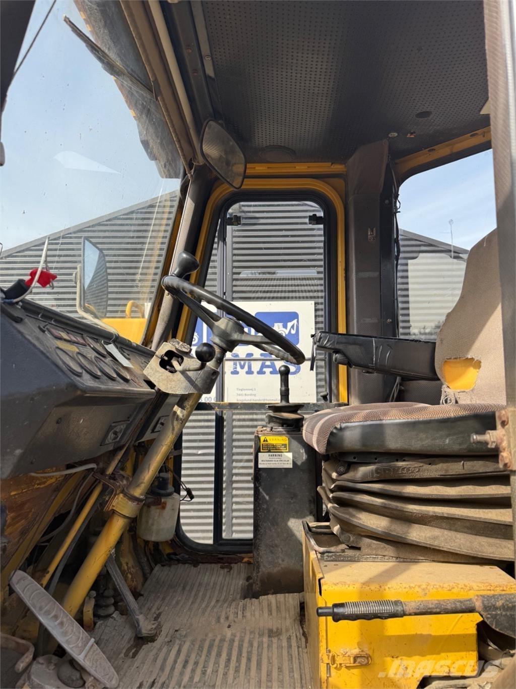 Hanomag 44D Rataslaadurid