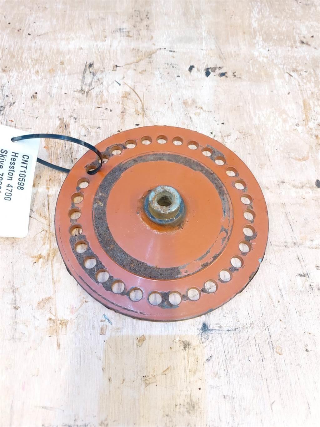 Hesston 4700 Muud põllumajandusmasinad