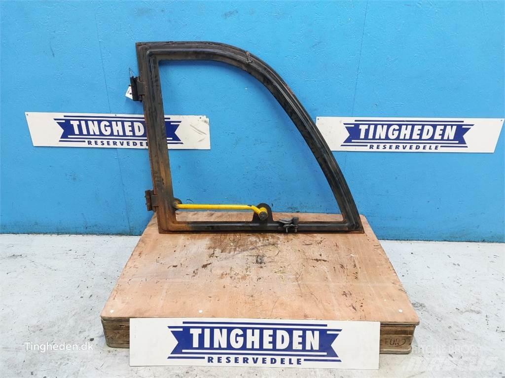 JCB 560-80 Kabiinid