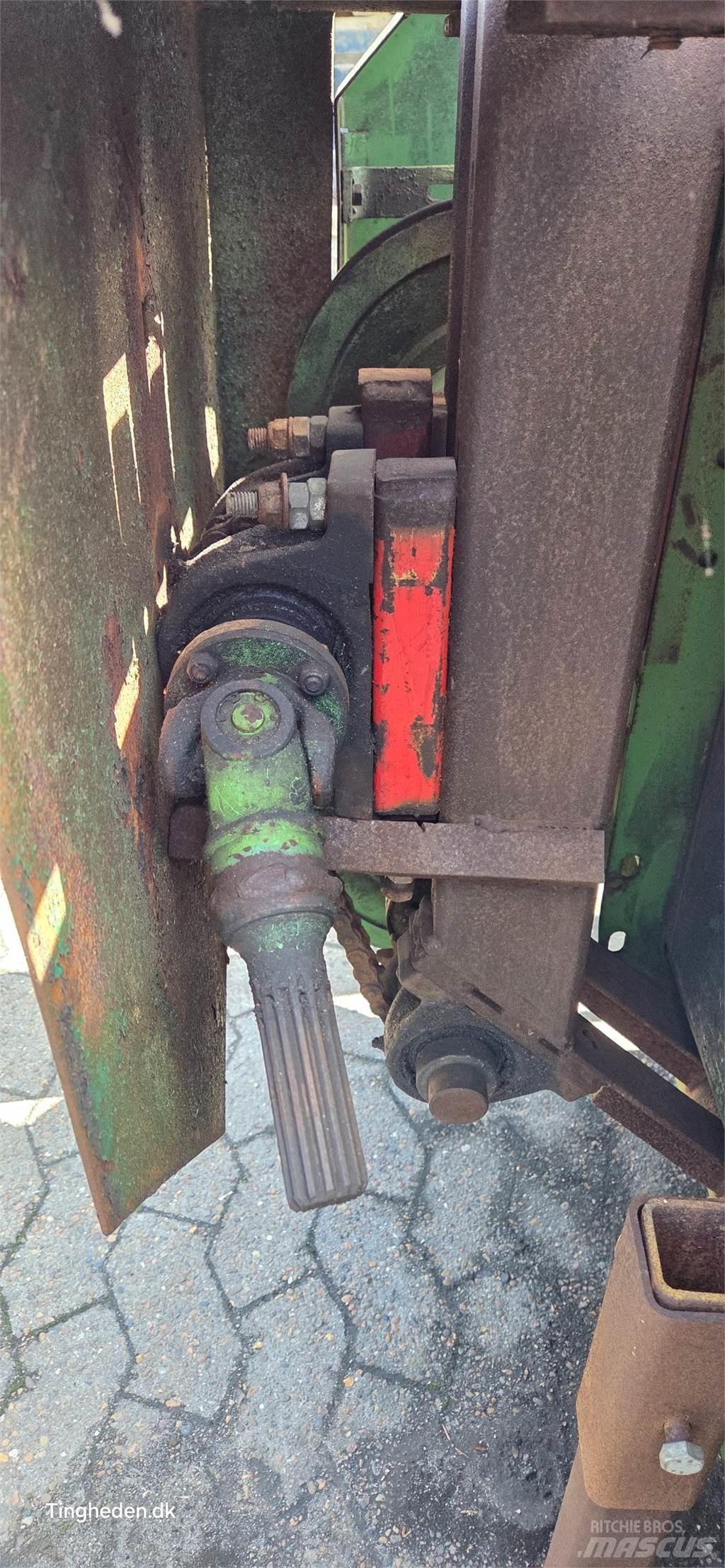 John Deere  Lisavarustus ja komponendid
