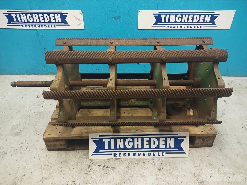 John Deere 1042 Lisavarustus ja komponendid